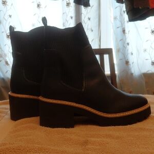 Black Ankle Boots Dolce Vita Size 10 Women